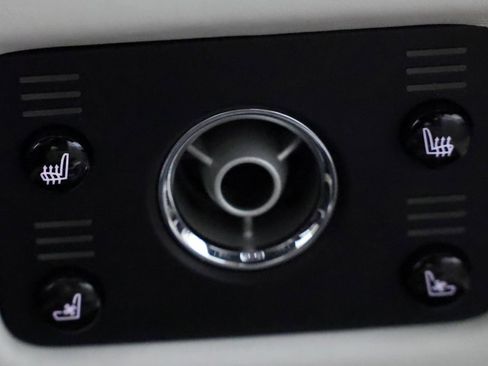 Used 2016 Rolls-Royce Wraith image 30