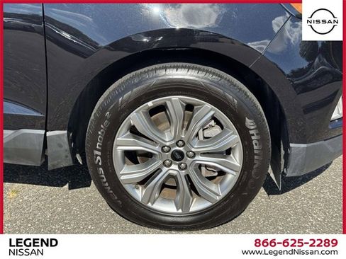 Used 2024 Ford Edge Titanium image 9
