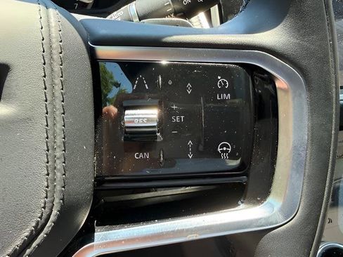 Certified 2023 Land Rover Range Rover Velar R-Dynamic S AWD/4WD image 21