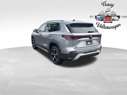 New 2025 Volkswagen Tiguan SE image 6