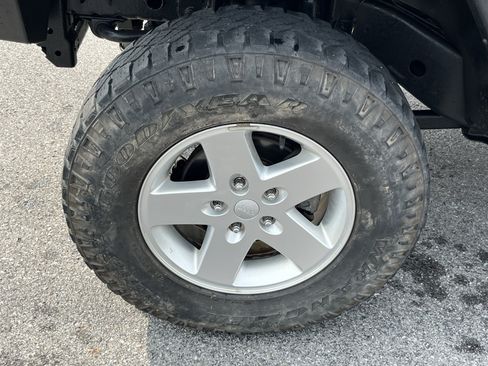 Used 2014 Jeep Wrangler Unlimited Sport w/ Quick Order Package 24S AWD/4WD image 13
