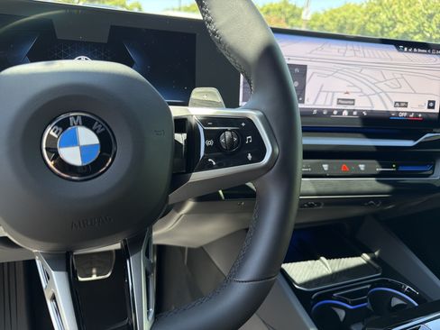 Used 2026 BMW 530i RWD image 18