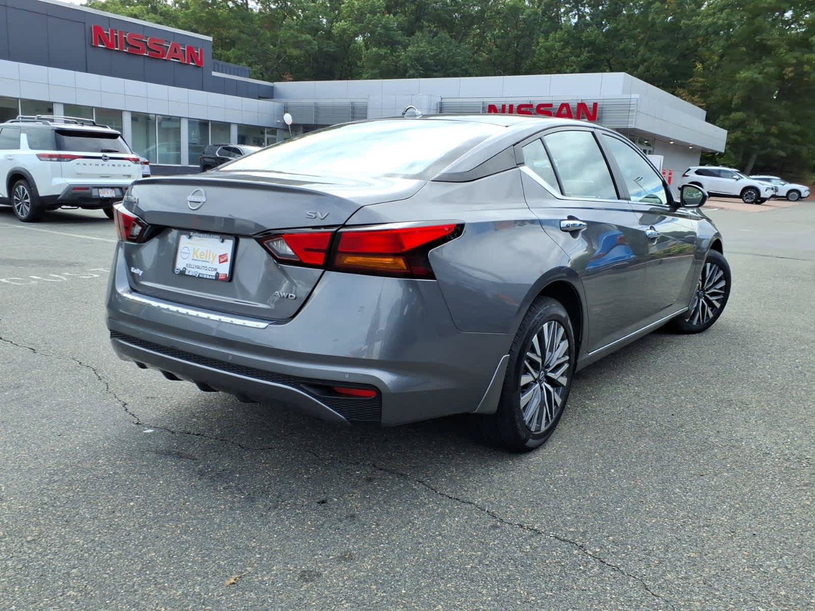 Used 2023 Nissan Altima 2.5 SV AWD/4WD image 5
