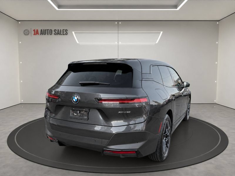 Used 2024 BMW iX xDrive50 w/ Premium Package AWD/4WD image 5