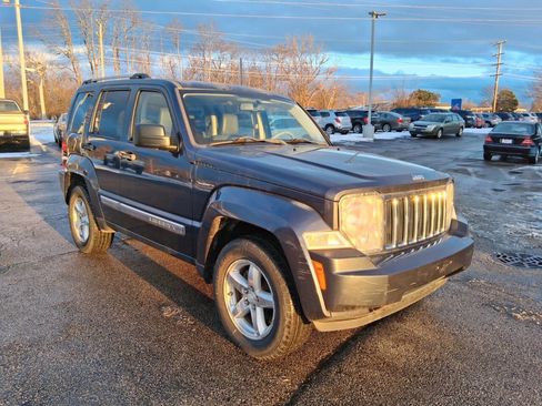 Used 2008 Jeep Liberty Limited w/ Premium Group image 3