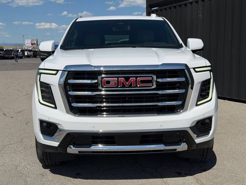 Used 2025 GMC Yukon XL Elevation AWD/4WD image 2