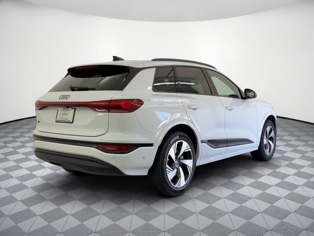 Used 2025 Audi Q6 e-tron Premium Plus w/ Premium Plus AWD/4WD image 9