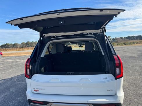 New 2025 Ford Expedition Max Platinum w/ Driver's Package image 17