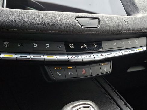 Used 2019 Cadillac XT4 Premium Luxury w/ Cold Weather Package image 15