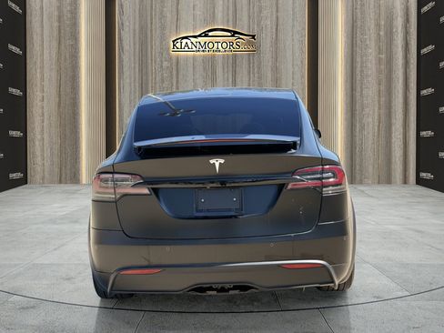 Used 2022 Tesla Model X image 9