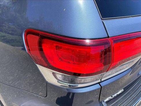 Used 2021 Jeep Grand Cherokee Limited AWD/4WD image 28