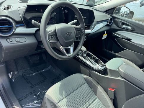 New 2026 Chevrolet Trax LT w/ Driver Confidence Package FWD image 12
