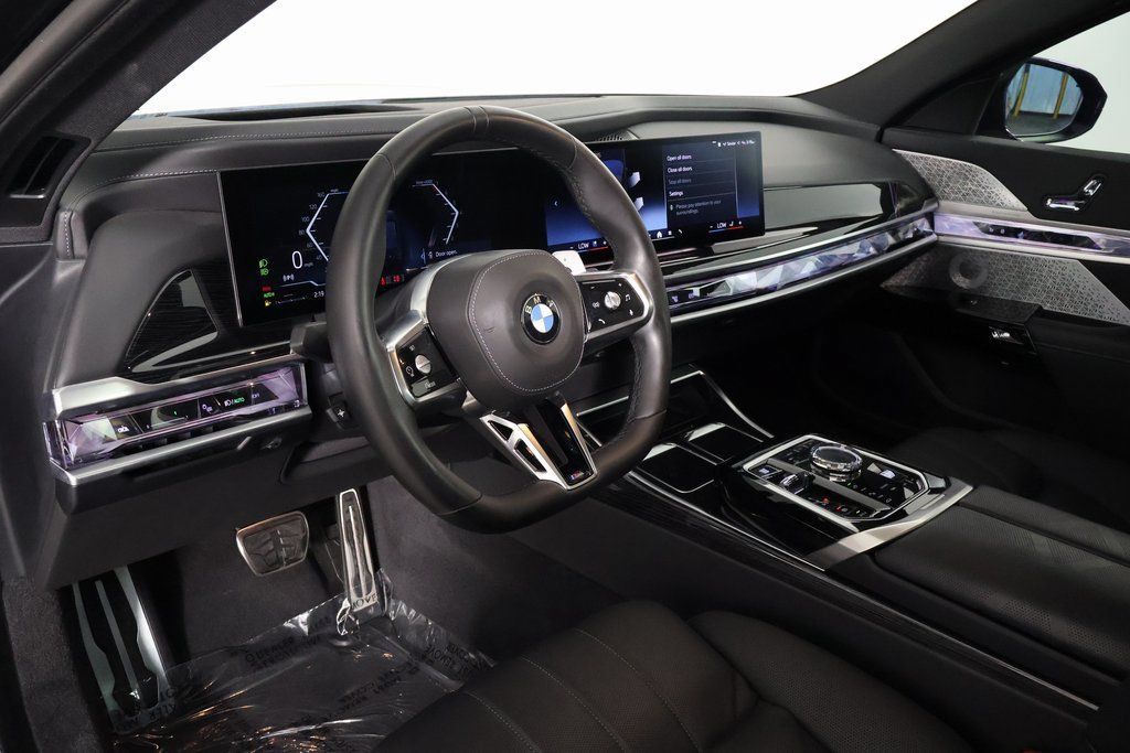 Used 2024 BMW 760i xDrive w/ Executive Package AWD/4WD image 7