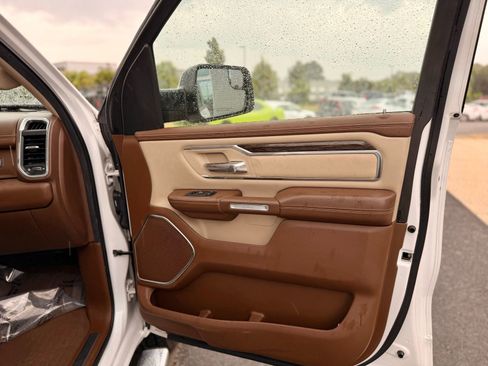 Used 2019 RAM 1500 Laramie AWD/4WD image 33