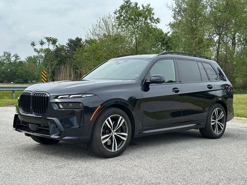 Certified 2025 BMW X7 xDrive40i w/ M Sport Package AWD/4WD image 3