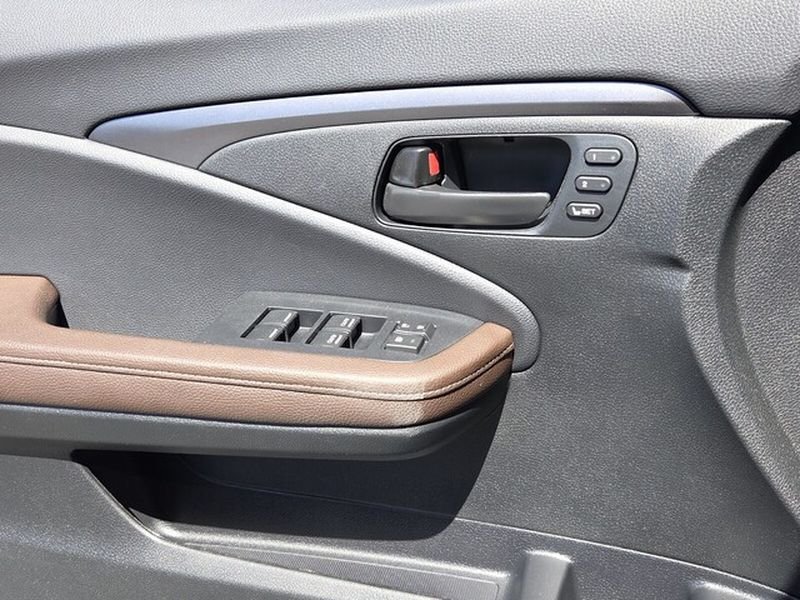 Used 2025 Honda Passport EX-L image 28