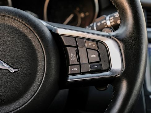 Used 2019 Jaguar E-PACE S image 19