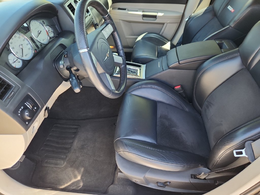 Used 2006 Chrysler 300 SRT8 w/ SRT Option Group II RWD image 9