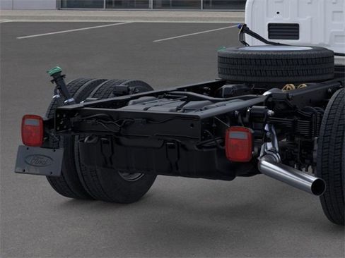 New 2026 Ford F450 XL w/ XL Chrome Package image 21