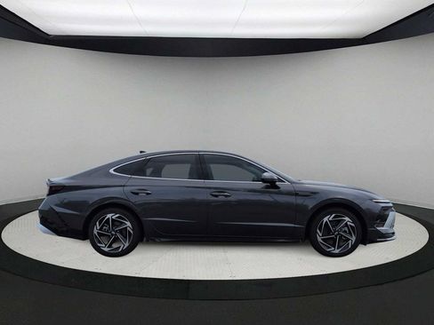 Used 2025 Hyundai Sonata SEL FWD image 9