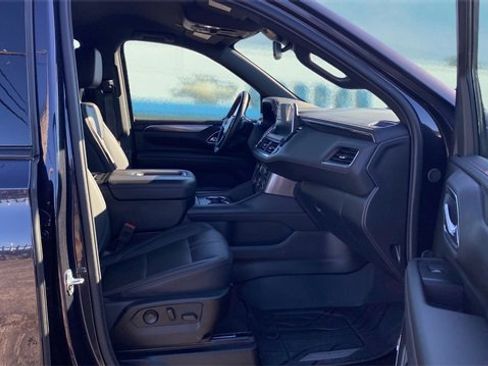 Used 2023 Chevrolet Suburban RST w/ Luxury Package image 13