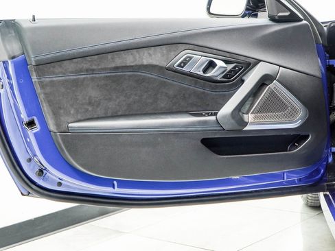 Used 2023 BMW Z4 M40i w/ Premium Package image 39