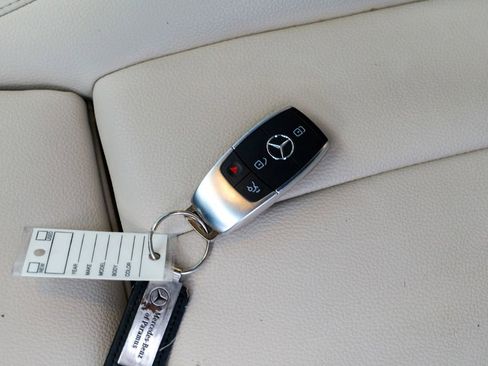 Used 2021 Mercedes-Benz GLB 250 4MATIC image 54