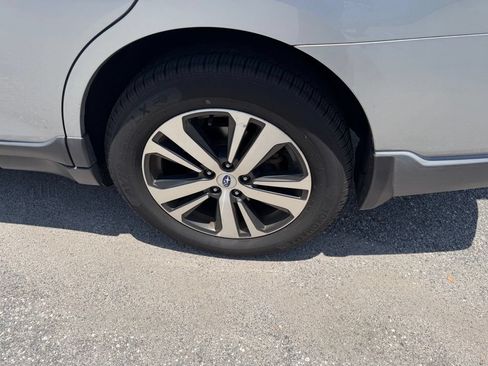 Used 2019 Subaru Outback 2.5i Limited w/ Popular Package #2 AWD/4WD image 10