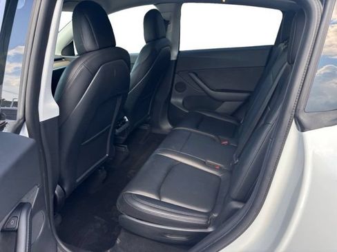 Used 2021 Tesla Model Y Long Range AWD/4WD image 12