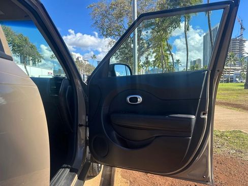 Used 2014 Kia Soul + image 14