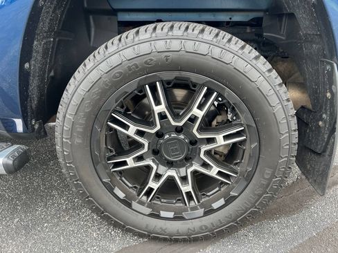 Used 2019 RAM 1500 Laramie AWD/4WD image 40