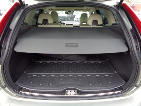 Used 2016 Volvo XC60 T5 Platinum w/ Protection Package image 37