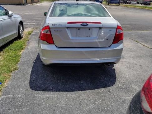 Used 2010 Ford Fusion SE FWD image 4