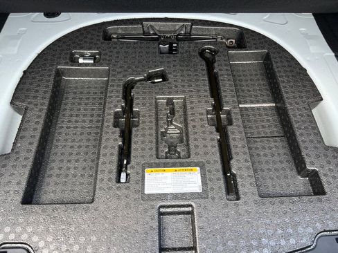 Used 2019 Lexus ES 300h Ultra Luxury w/ Accessory Package 2 FWD image 22