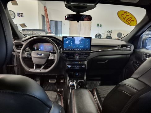 Used 2023 Ford Escape ST-Line w/ Equipment Group 301A FWD image 21