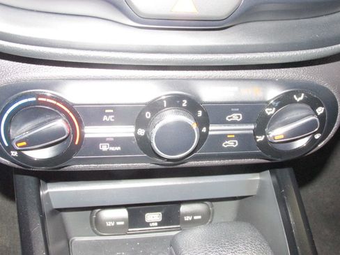 Used 2020 Kia Soul LX image 22