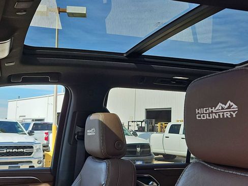 Used 2023 Chevrolet Tahoe High Country AWD/4WD image 15