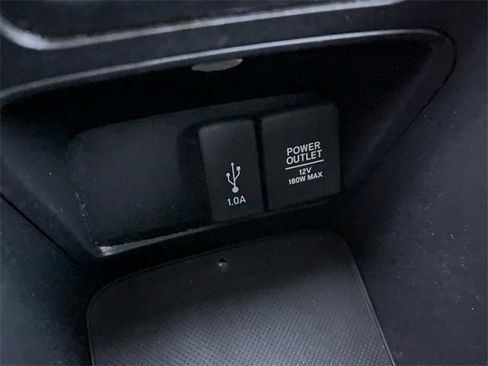 Used 2017 Honda CR-V LX image 29
