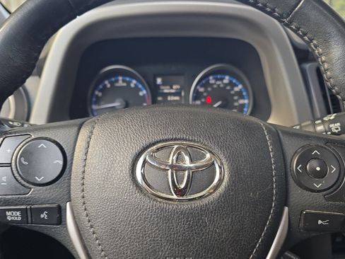 Used 2018 Toyota RAV4 XLE AWD/4WD image 20