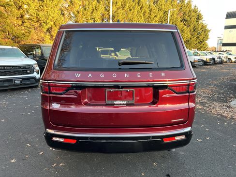 Used 2024 Jeep Wagoneer Series II w/ Premium Group I image 10