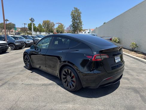 Used 2022 Tesla Model Y Performance AWD/4WD image 8