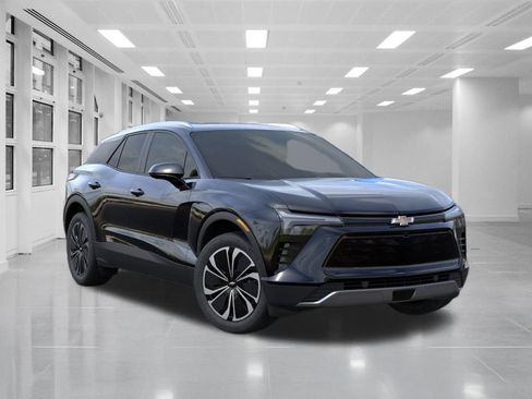 Used 2024 Chevrolet Blazer EV LT AWD/4WD image 2
