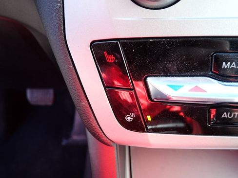 Certified 2022 Ford Explorer XLT w/ Equipment Group 202A image 22