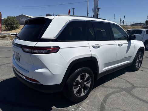 Used 2024 Jeep Grand Cherokee Limited 4xe AWD/4WD image 5