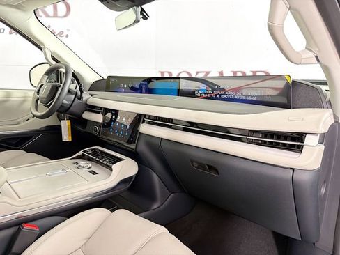 New 2026 Lincoln Navigator Reserve AWD/4WD image 34