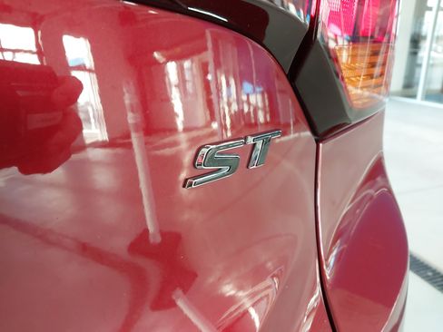 Used 2023 Buick Encore GX Select w/ Sport Touring Package image 33