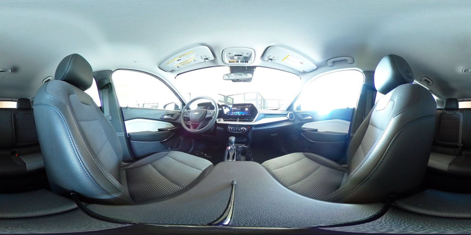 Used 2025 Chevrolet Trax LT FWD image 39