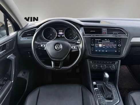 Used 2018 Volkswagen Tiguan SEL AWD/4WD image 20