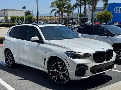 Used 2022 BMW X5 xDrive45e w/ M Sport Package AWD/4WD image 3