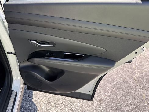 New 2025 Hyundai Tucson Limited image 16